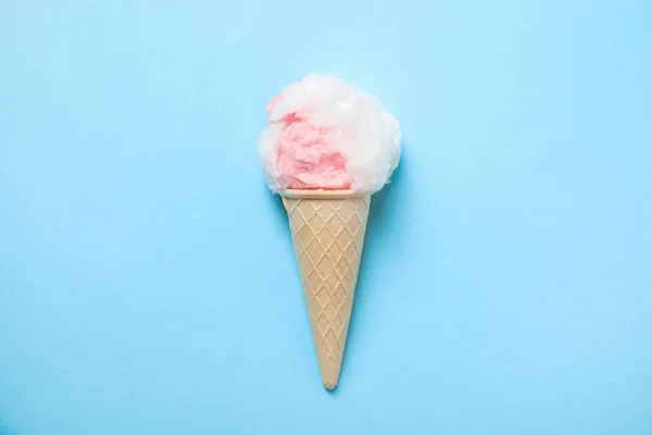 Eiszapfen Mit Flauschigen Zuckerwatte Auf Farbigem Hintergrund Ansicht Von Oben — Stockfoto