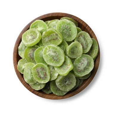 Beyaz arka planda, üstten görünüm Kivi dilimleri ile top. Kurutulmuş meyve sağlıklı gıda olarak