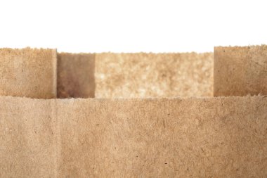 Beyaz arka planda, closeup kahverengi kağıt torba