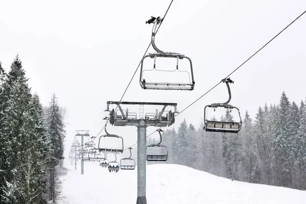 Skilift Bergresort Wintervakantie — Stockfoto