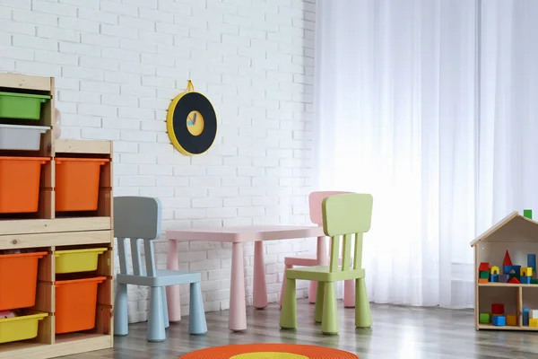 Moderna Habitación Infantil Interior Con Mesa Sillas — Foto de Stock