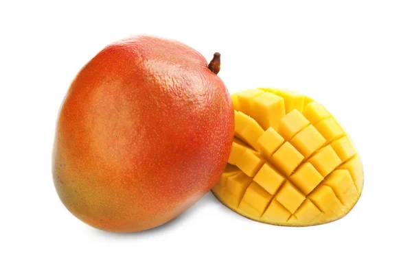 Köstliche Reife Mangos Auf Weißem Hintergrund Tropische Früchte — Stockfoto