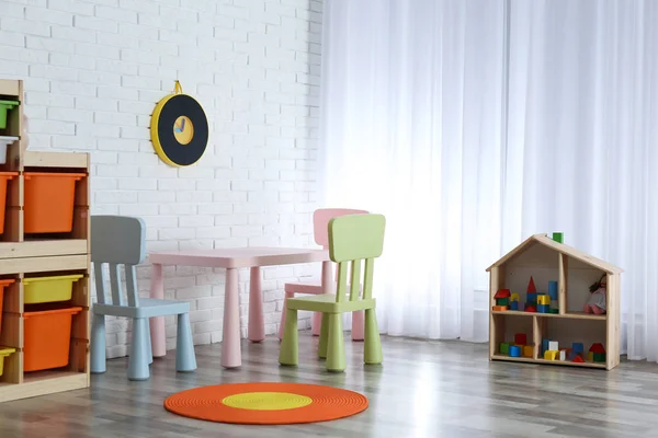 Moderna Habitación Infantil Interior Con Mesa Sillas — Foto de Stock