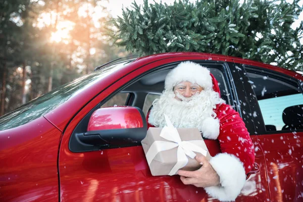 Autentico Babbo Natale Auto Con Confezione Regalo Vista Dall Esterno — Foto Stock