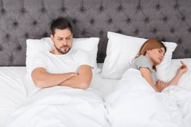 Evde yatak ilişki sorunları ile çift