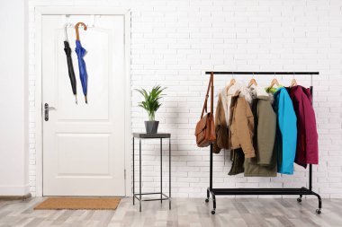 Modern koridor iç ayna ve elbise askı stand