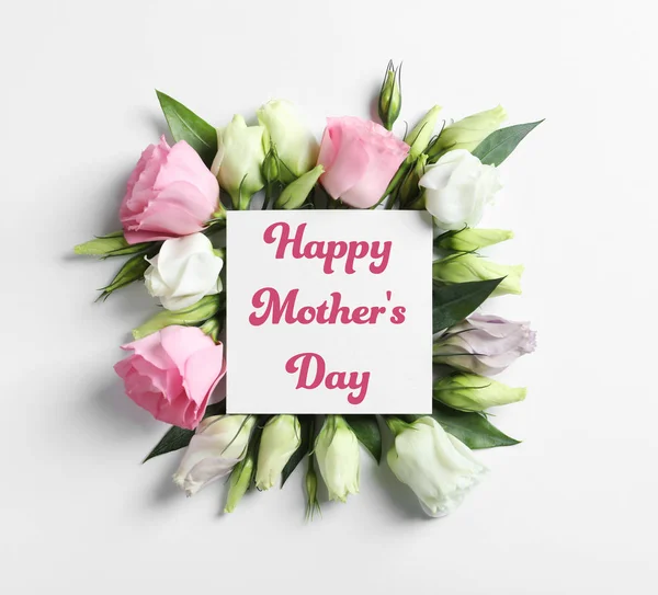 Frumos Eustoma Flori Carte Text Happy Mother Day Fundal Alb — Fotografie, imagine de stoc