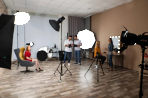 Studio Fotografico Con Attrezzature Professionali Team Lavoratori — Foto Stock