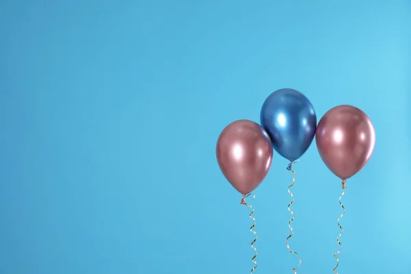 Globos Brillantes Sobre Fondo Color Espacio Para Texto —  Fotos de Stock