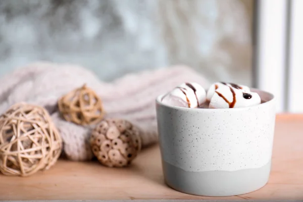 Csésze Aromás Cacao Mályvacukrot Fából Készült Asztal — Stock Fotó