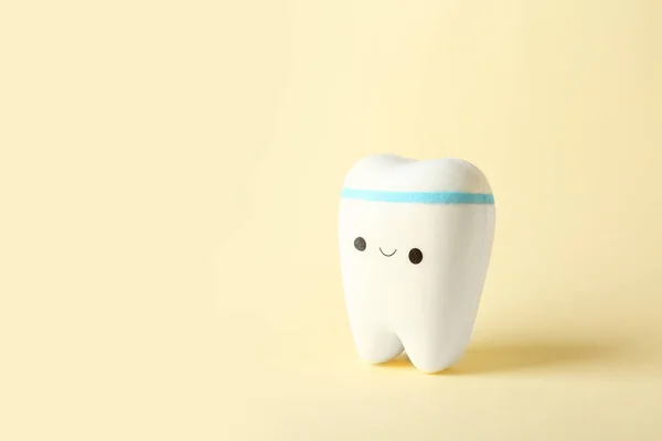 Model Zęba Szczęśliwy Twarz Wpisanie Tekstu Kolor Tła — Zdjęcie stockowe
