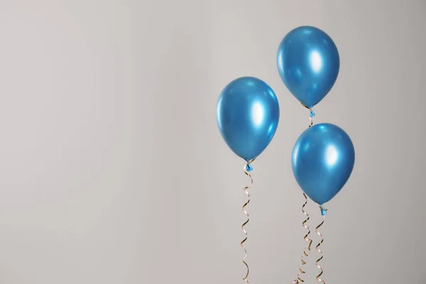 Φωτεινά Μπαλόνια Ανοιχτόχρωμο Φόντο Χώρο Για Κείμενο — Φωτογραφία Αρχείου
