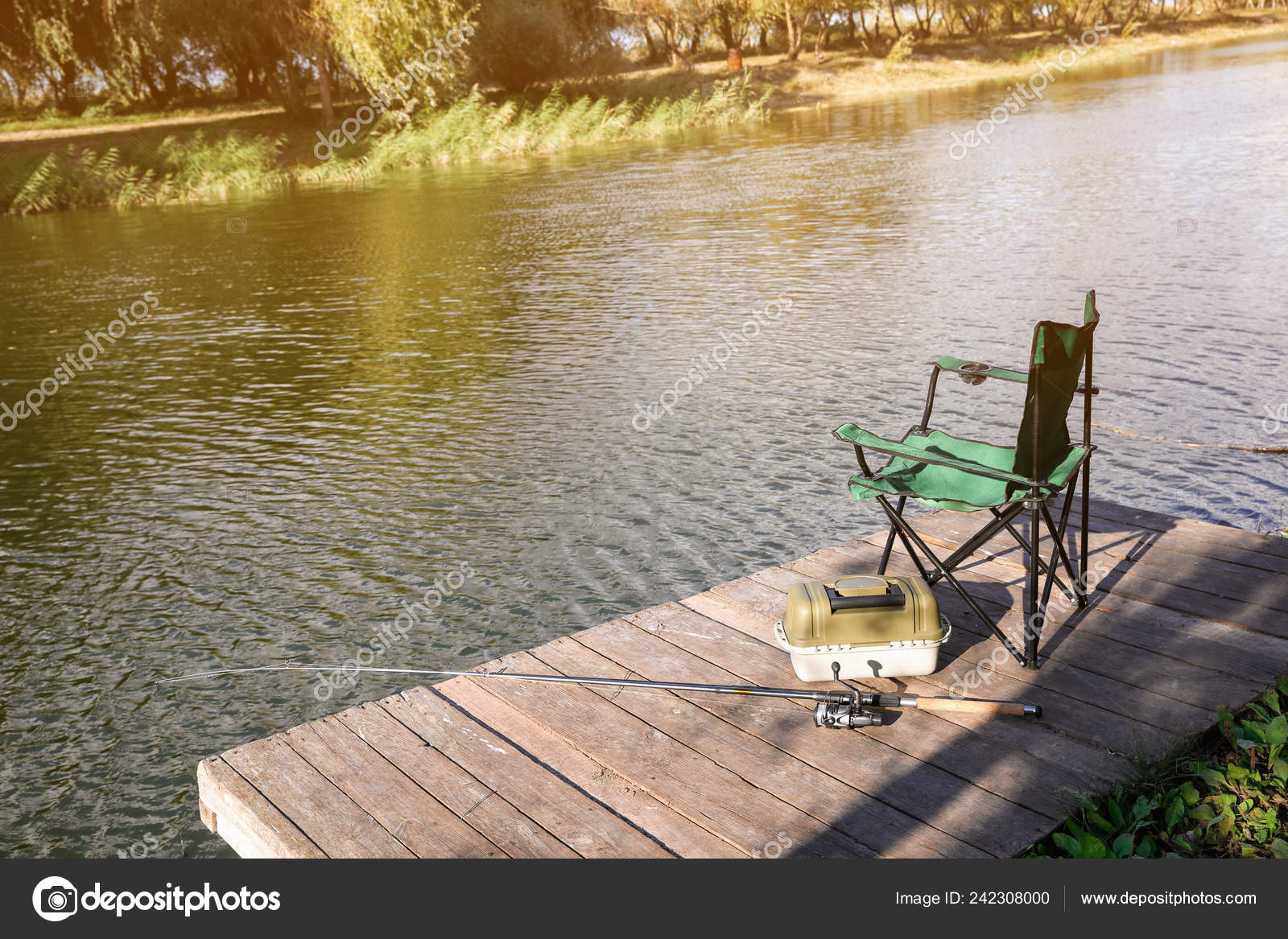 Folding Chair Tackle Box Rod Fishing Wooden Pier Riverside Recreational —  Stock Photo © NewAfrica #242308000