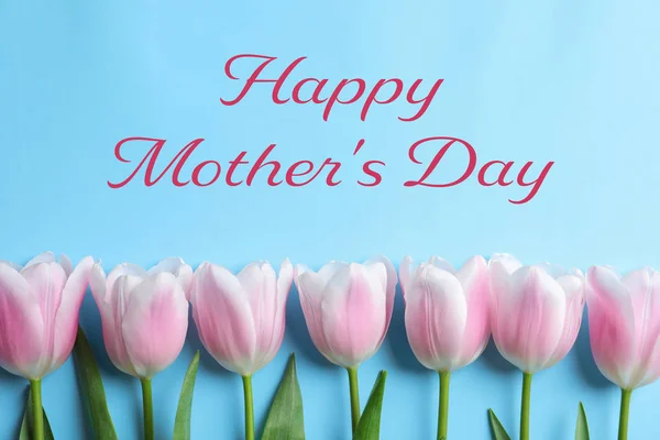 Schöne Tulpen Und Text Glücklicher Muttertag Auf Blauem Hintergrund Draufsicht — Stockfoto