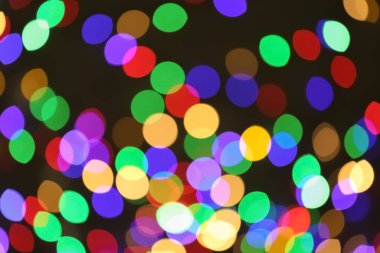 Güzel renkli ışık koyu arka plan yok. Bokeh etkisi