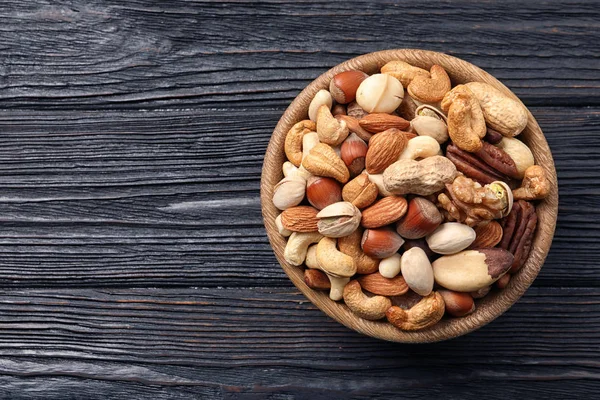 Cuenco Con Frutos Secos Orgánicos Mezclados Sobre Fondo Madera Vista — Foto de Stock