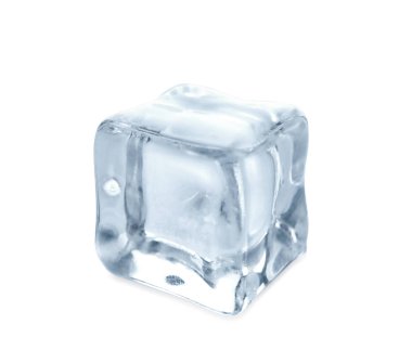 Beyaz arka plan üzerinde kristal berraklığında Ice cube