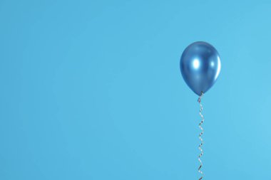 Parlak balon renk arka plan üzerinde. Metin için yer