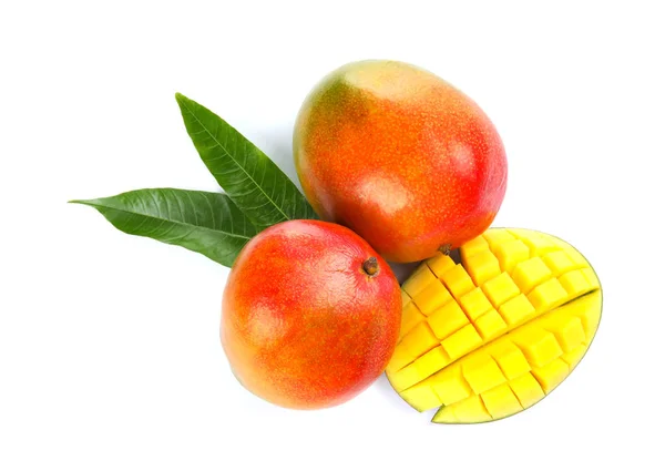 白い背景に 上面においしいマンゴー — ストック写真