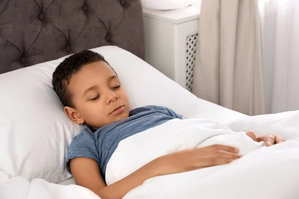 Cute Little African American Boy Alarm Clock Sleeping Bed — Stock Photo, Image