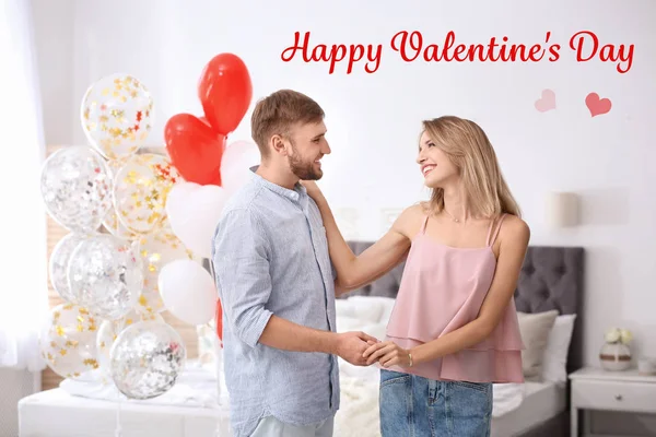 Junges Paar Mit Luftballons Schlafzimmer Und Text Glücklicher Valentinstag — Stockfoto