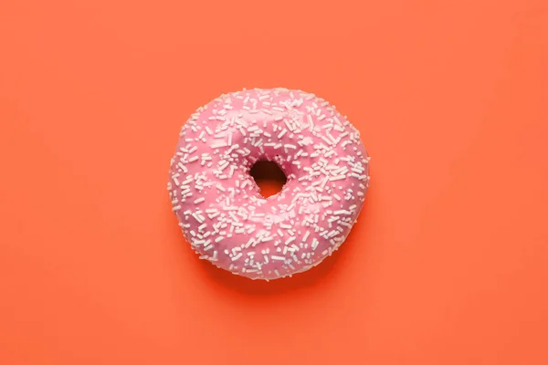 Köstliche Glasierte Donut Mit Streusel Auf Orangefarbenem Hintergrund Draufsicht — Stockfoto