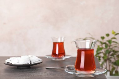 Geleneksel Türk fincan çay tablo. Metin için yer