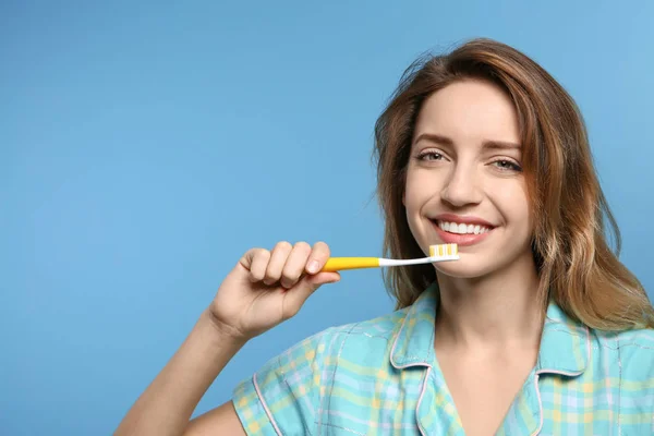 Portrait Young Woman Toothbrush Color Background Space Text — Stock Photo, Image