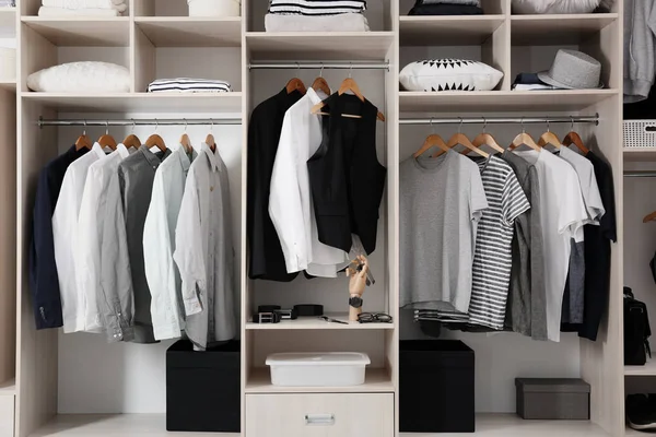 Stijlvolle Kleding Spullen Van Home Grote Garderobe Kast — Stockfoto