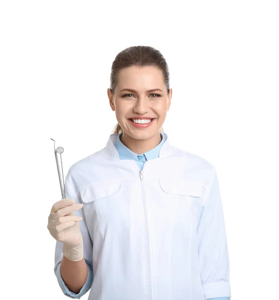 Zahnärztin Mit Professionellen Werkzeugen Auf Weißem Hintergrund — Stockfoto