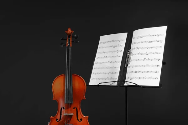 Soporte Para Violín Nota Con Hojas Música Sobre Fondo Negro — Foto de Stock