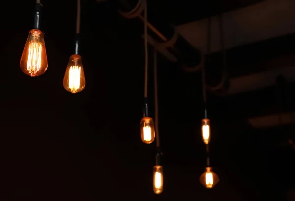 Zářící Lampy Žárovky Temné Místnosti Vnitřní Element — Stock fotografie