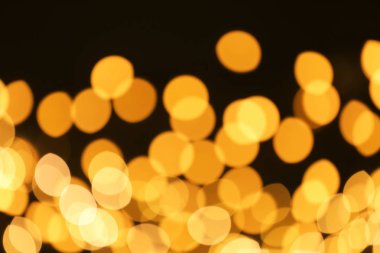 Güzel altın ışık koyu arka plan yok. Bokeh etkisi