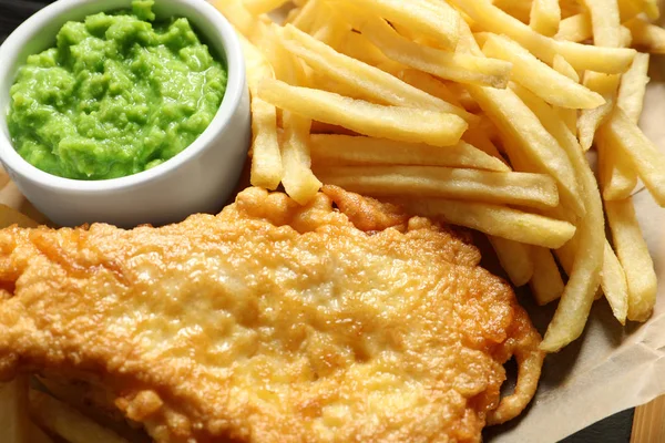 Brittiska Traditionella Fisk Och Potatis Chips Närbild Visa — Stockfoto
