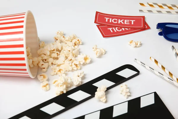 Clapper Pop Corn Billets Sur Fond Blanc Snack Cinéma — Photo