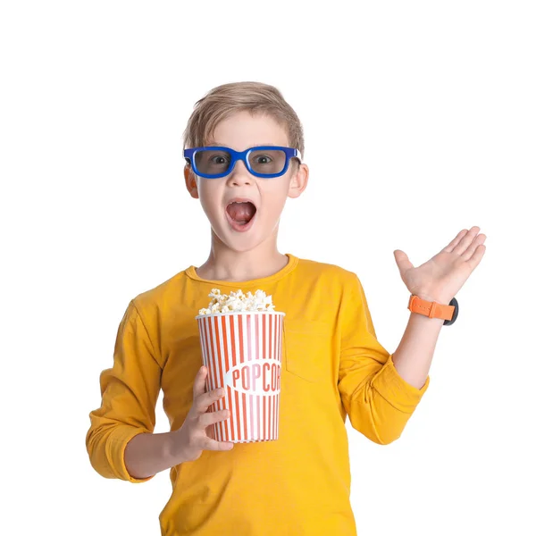 Schattige Jongen Bril Met Popcorn Emmer Geïsoleerd Wit — Stockfoto