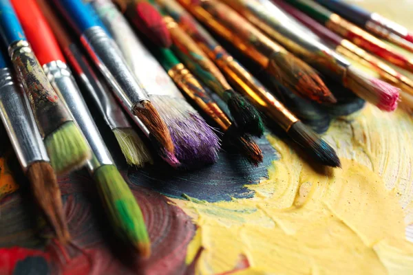 Renk Paleti Closeup Farklı Boya Fırçaları — Stok fotoğraf