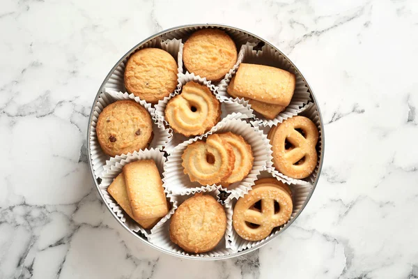 Caja Lata Con Galletas Mantequilla Danesa Mesa Mármol Vista Superior — Foto de Stock