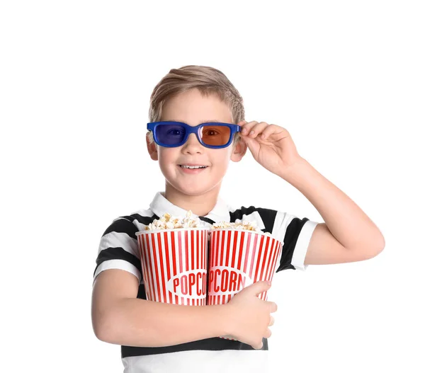 Schattige Jongen Bril Met Popcorn Emmers Geïsoleerd Wit — Stockfoto