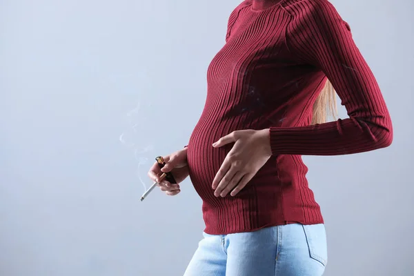 Young Pregnant Woman Smoking Cigarette Grey Background Closeup Space Text — Stock Photo, Image