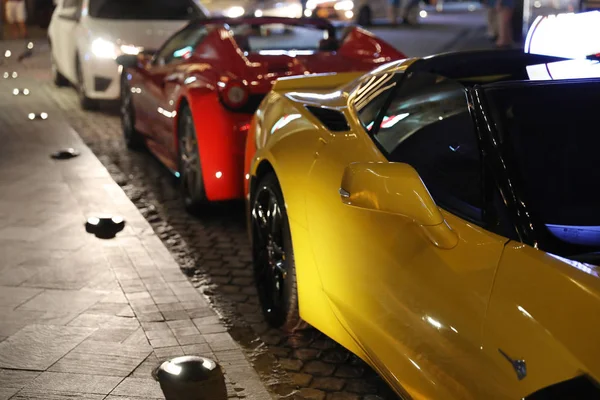 Dubai Zjednoczone Emiraty Arabskie Listopada 2018 Luksusowe Samochody Ulicy Miasta — Zdjęcie stockowe