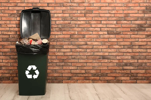 텍스트 쓰레기통 폐기물 재활용 — 스톡 사진