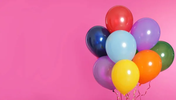 Stelletje Heldere Ballonnen Achtergrond Kleur Ruimte Voor Tekst — Stockfoto