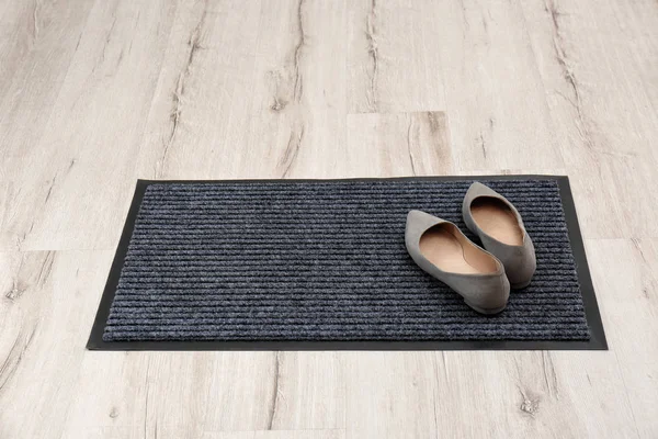 New Clean Doormat Shoes Floor Space Text — Stock Photo, Image