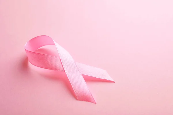Rosafarbenes Band Auf Farbigem Hintergrund Platz Für Text Brustkrebs Aufklärungskonzept — Stockfoto