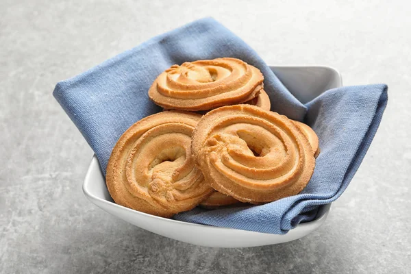 Tigela Com Biscoitos Manteiga Dinamarquesa Mesa Cinza — Fotografia de Stock