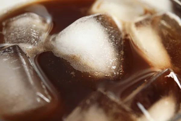 Lekker Koffie Drinken Met Ijsblokjes Close — Stockfoto