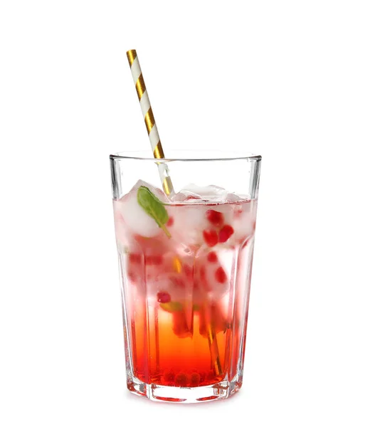 God Cocktail Med Granatäpple Isbitar Vit Bakgrund — Stockfoto
