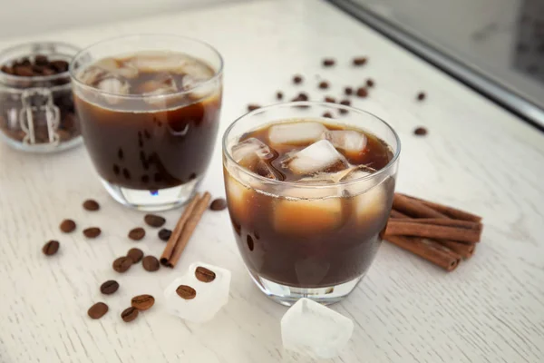 Pohár Kávét Iszik Jeget Táblázat — Stock Fotó