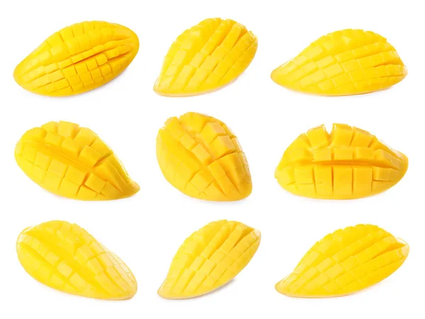 Řezané Tropické Zralé Mango Bílém Pozadí — Stock fotografie